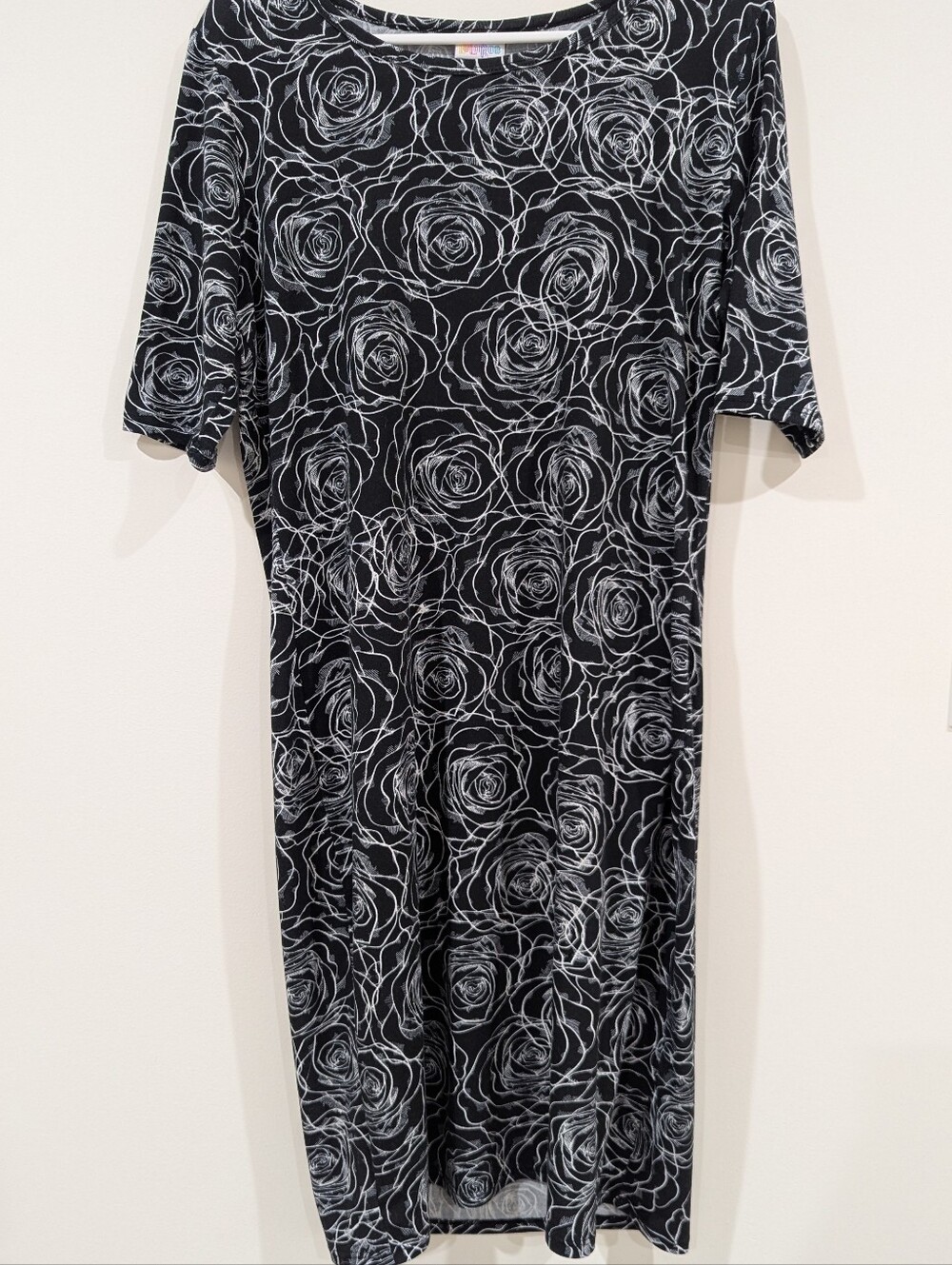 LuLaRoe Black and White Dress with Rosette Outline Print